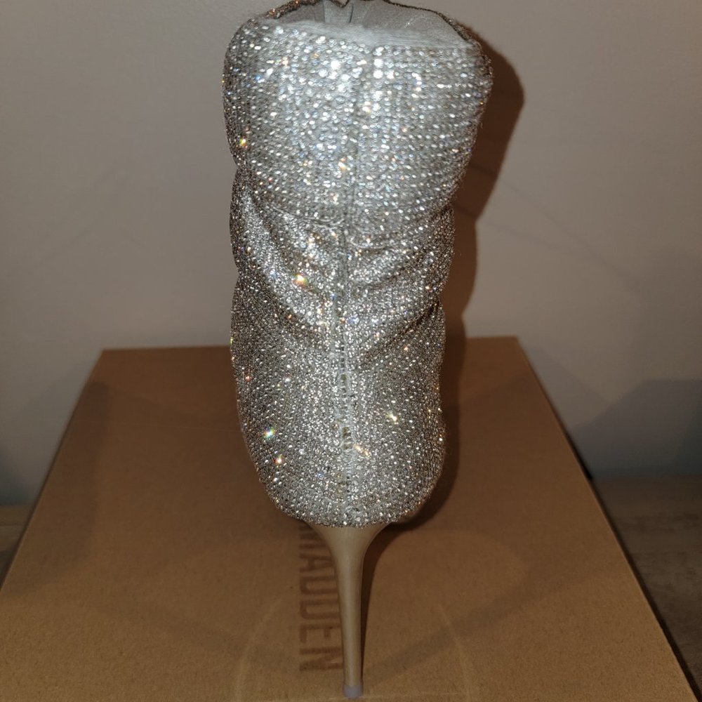 Steve Madden Cloak R Rhinestones - Picture 3 of 5